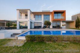 Modern villa for long term rent