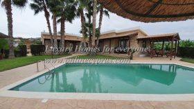 Furnished 3 bed bungalow in Sea caves