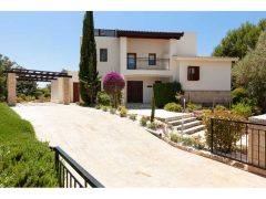 Luxury 5 bedroom villa in Aphrodite Hills