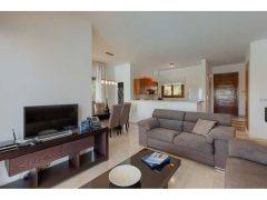 3 bed Semi detached with private pool