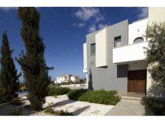 Spacious villa for long term in Mesogi