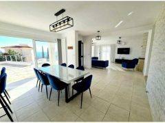 A 4 bedroom villa for long term in Peyia