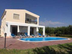 3 bedroom detached villa for long term rent close to amenities