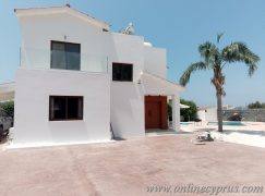 Spacious 4 bedroom villa for long term rent in Lower Peyia